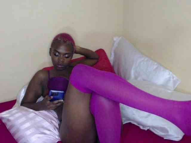 PinkDomina01 webcam