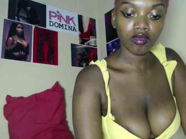 PinkDomina01 webcam