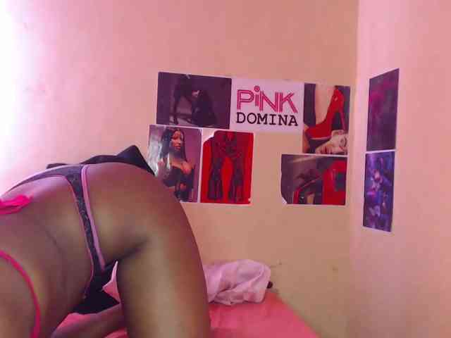 PinkDomina01 webcam