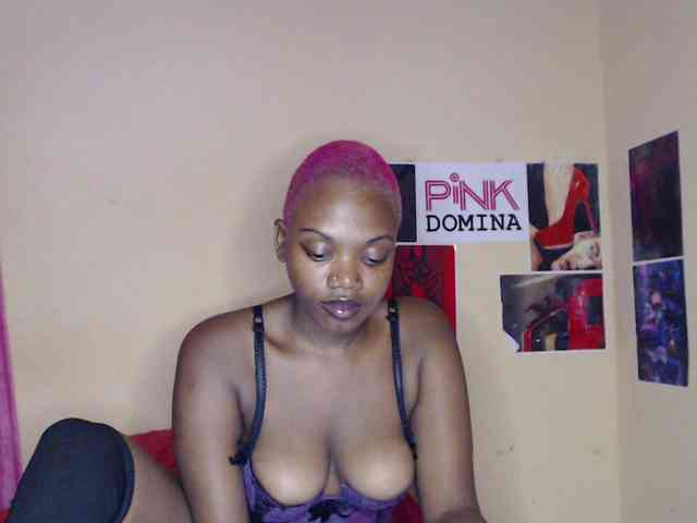PinkDomina01 webcam