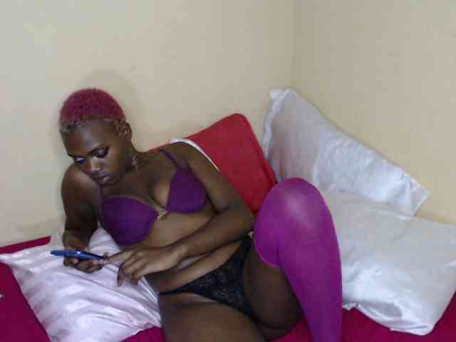 PinkDomina01 webcam