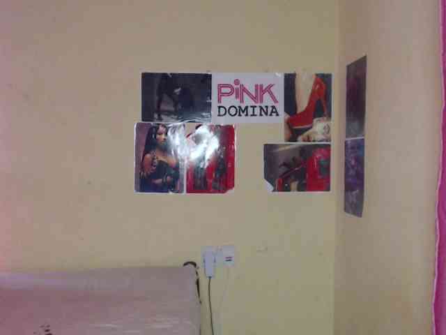 PinkDomina01 webcam