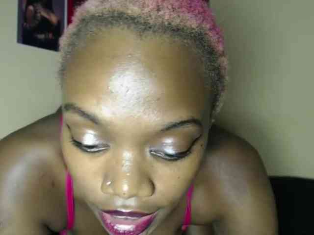 PinkDomina01 bongacams