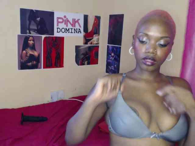 PinkDomina01 webcam