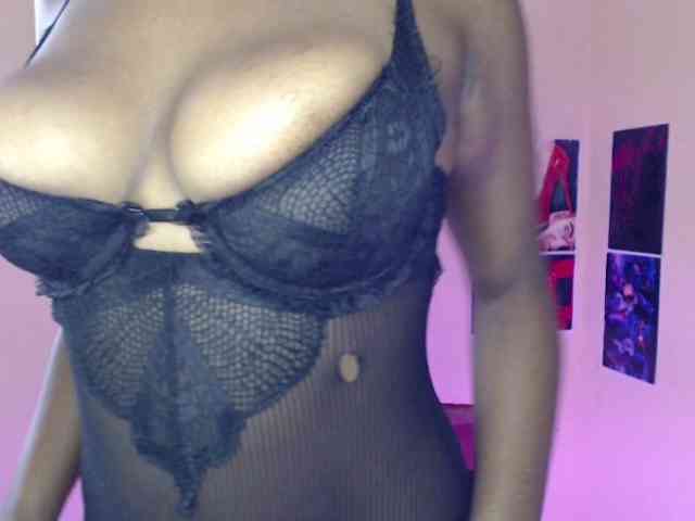 PinkDomina01 webcam