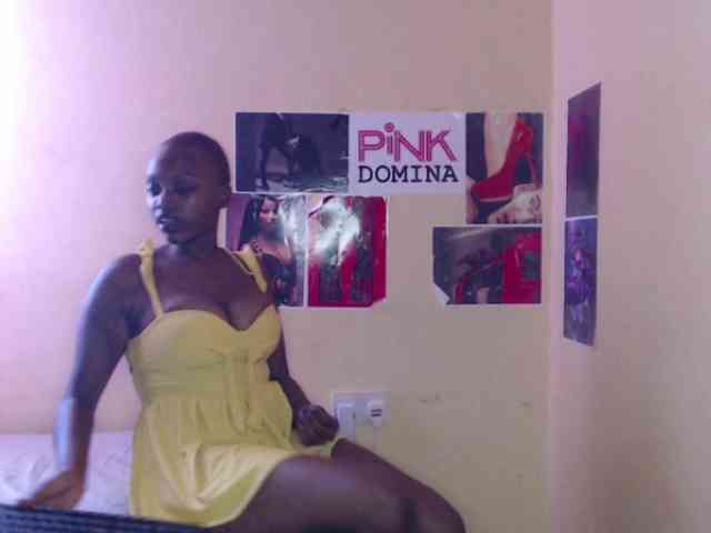 PinkDomina01 webcam