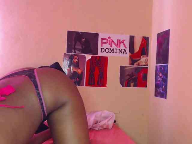 PinkDomina01 webcam