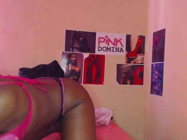 PinkDomina01 webcam