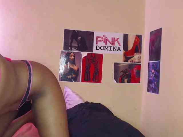 PinkDomina01 webcam