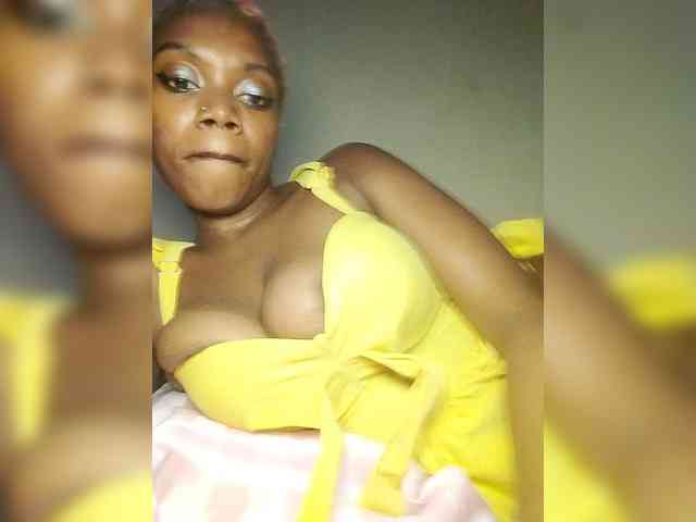 PinkDomina01 webcam
