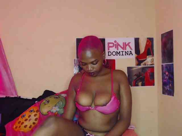 PinkDomina01 webcam