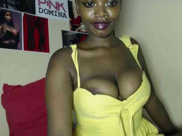 PinkDomina01 webcam