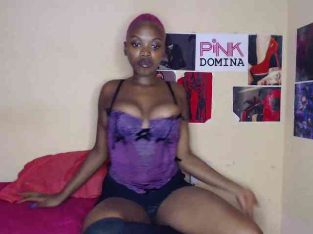 PinkDomina01 webcam