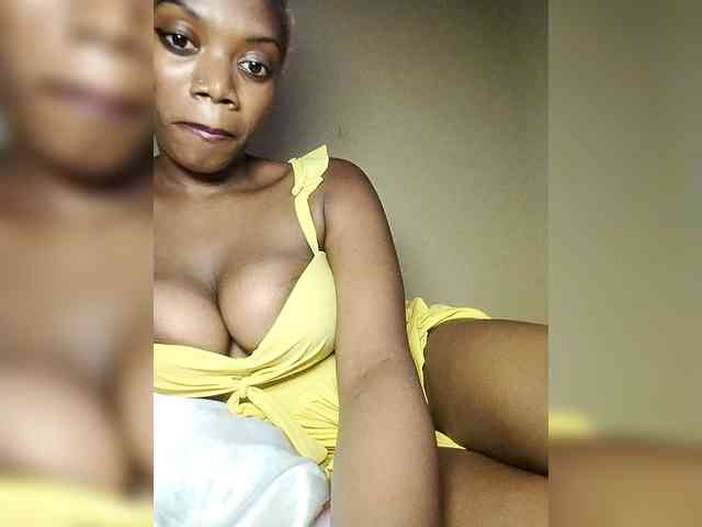 PinkDomina01 webcam