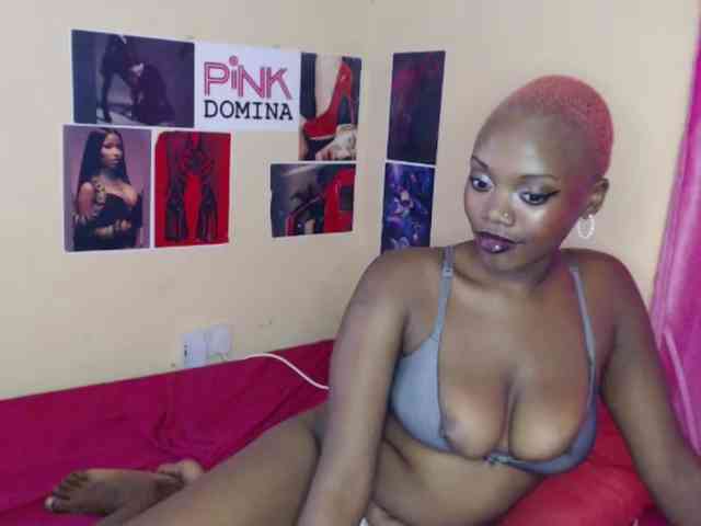 PinkDomina01 webcam