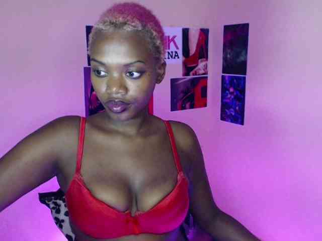 PinkDomina01