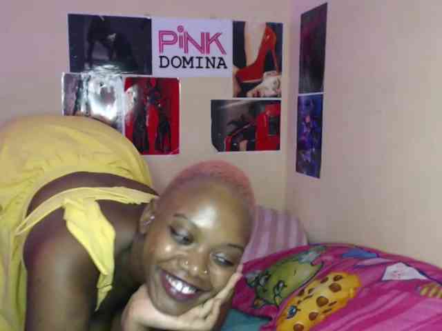 PinkDomina01 webcam