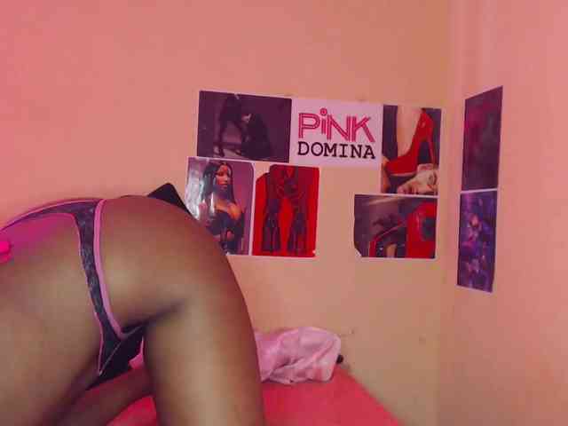 PinkDomina01 webcam
