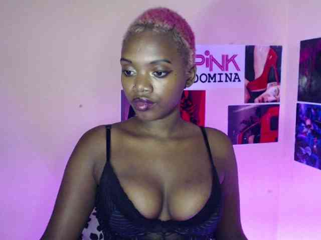 PinkDomina01 webcam