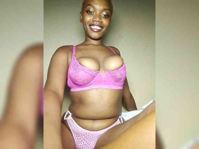 PinkDomina01 webcam