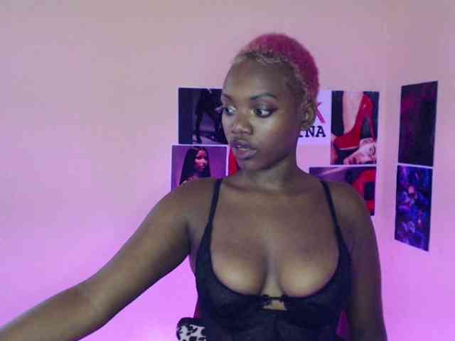 PinkDomina01 webcam