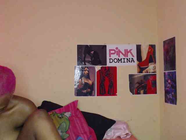 PinkDomina01 webcam