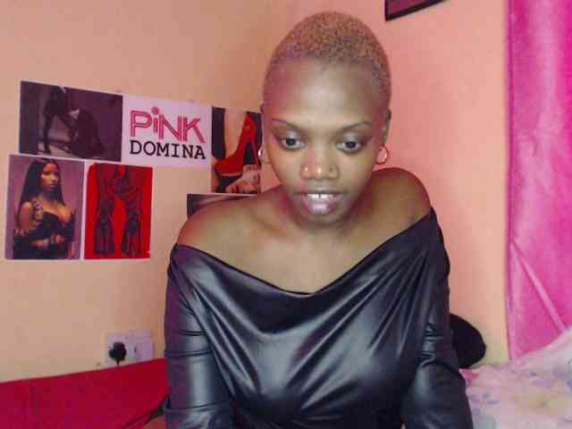PinkDomina01 webcam