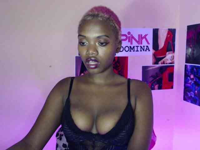PinkDomina01 webcam
