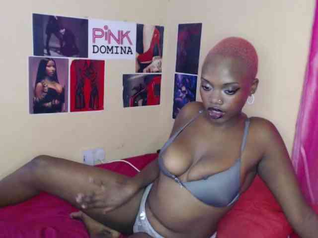 PinkDomina01 webcam