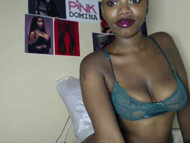 PinkDomina01 webcam