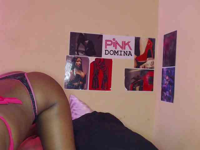 PinkDomina01 webcam