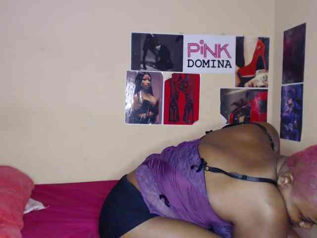 PinkDomina01 webcam