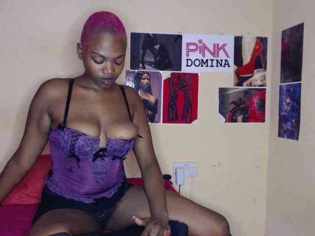 PinkDomina01 webcam