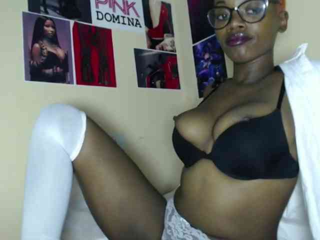 PinkDomina01 webcam