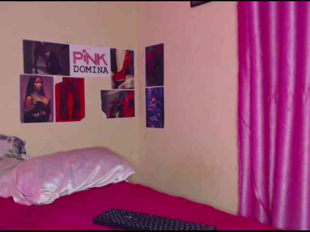 PinkDomina01 webcam