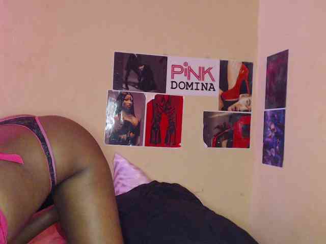 PinkDomina01 webcam