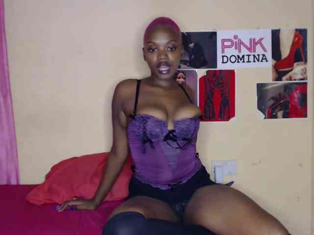 PinkDomina01 webcam