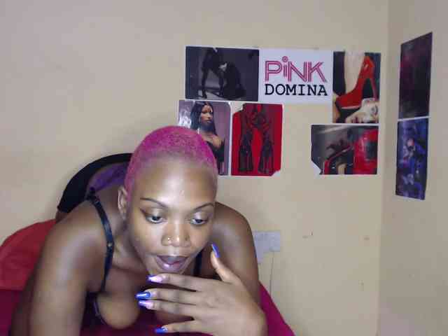 PinkDomina01 webcam