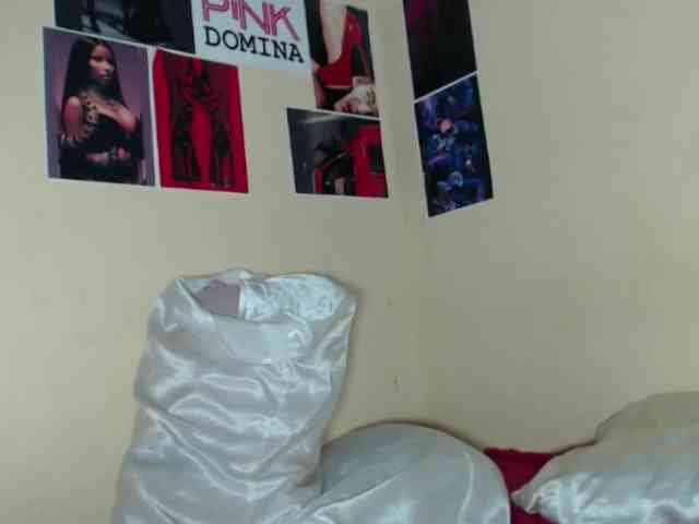 PinkDomina01 webcam