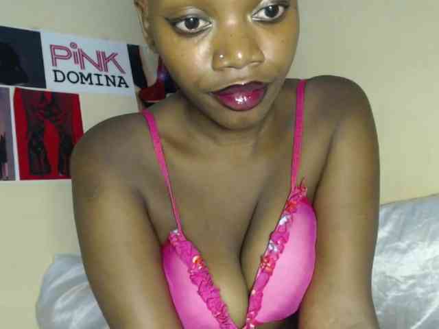 PinkDomina01 webcam