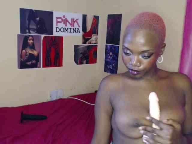 PinkDomina01 webcam