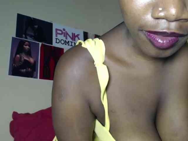 PinkDomina01 webcam