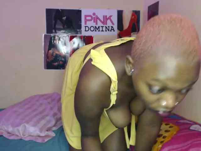 PinkDomina01 webcam