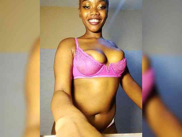 PinkDomina01 webcam