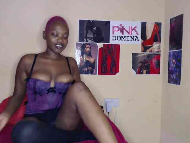 PinkDomina01 webcam
