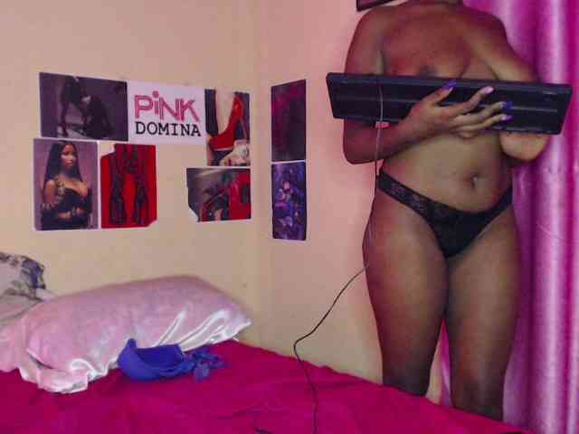 PinkDomina01 webcam