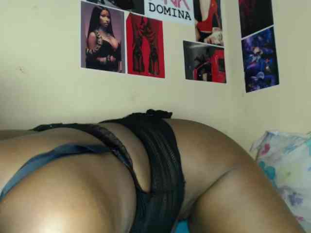 PinkDomina01 webcam