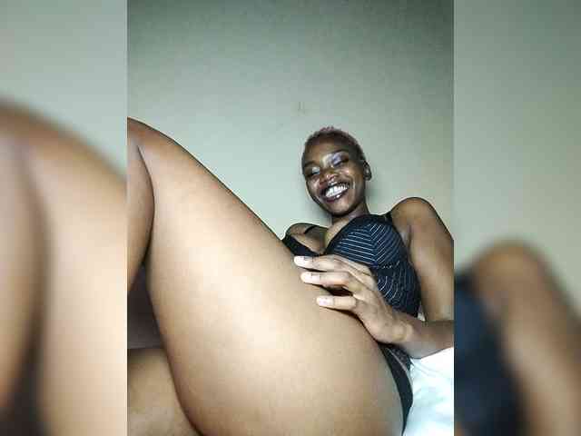 PinkDomina01 webcam