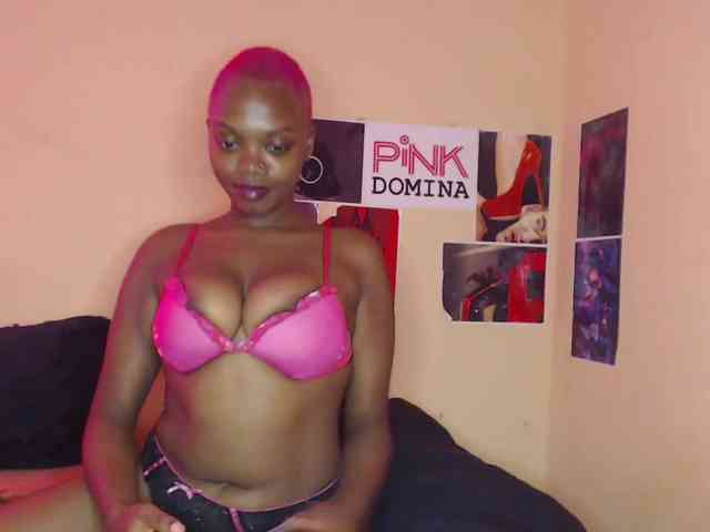 PinkDomina01 webcam