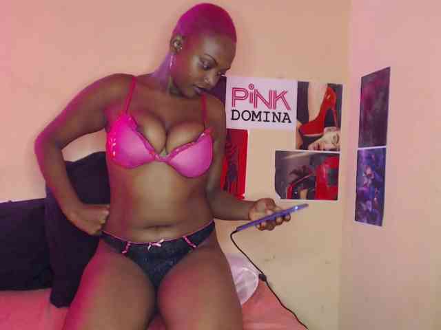 PinkDomina01 webcam